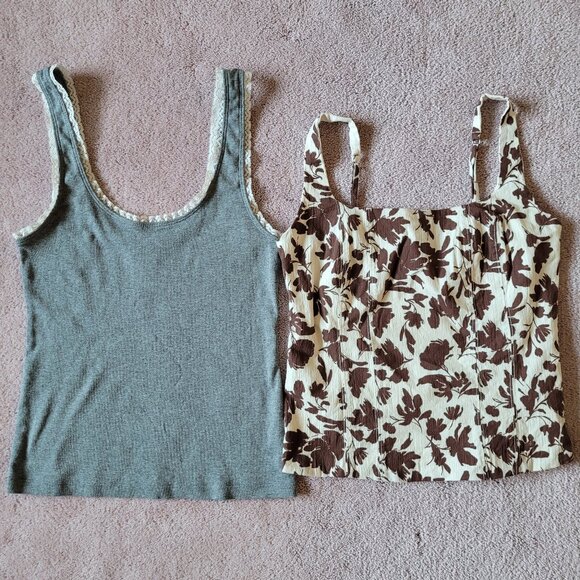 Abercrombie & Fitch Size Small Women's Tops Lot of 2 - Picture 1 of 14